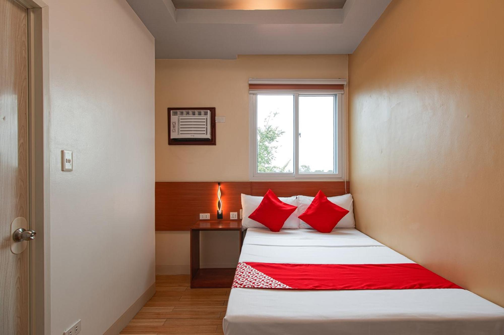Oyo 685 K Fortune Apartelle Lapu-Lapu City Exteriör bild