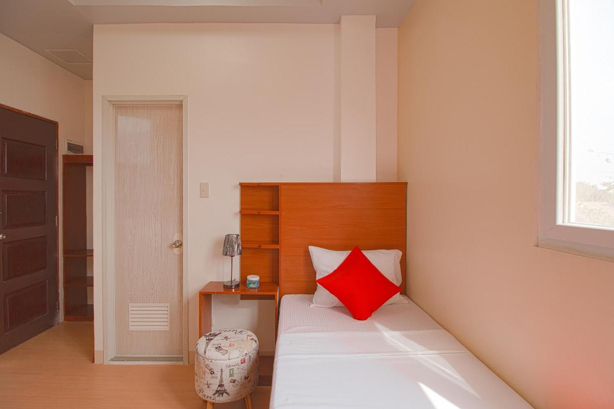 Oyo 685 K Fortune Apartelle Lapu-Lapu City Exteriör bild